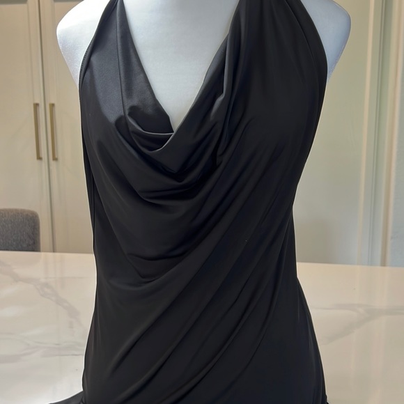 Black swimsuit cover is perfect for covering up bikini out of the pool. Spandex - Picture 1 of 3